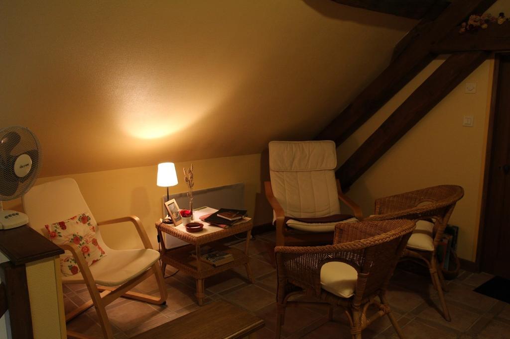 Le Clos De Chatres Oisly Exteriör bild