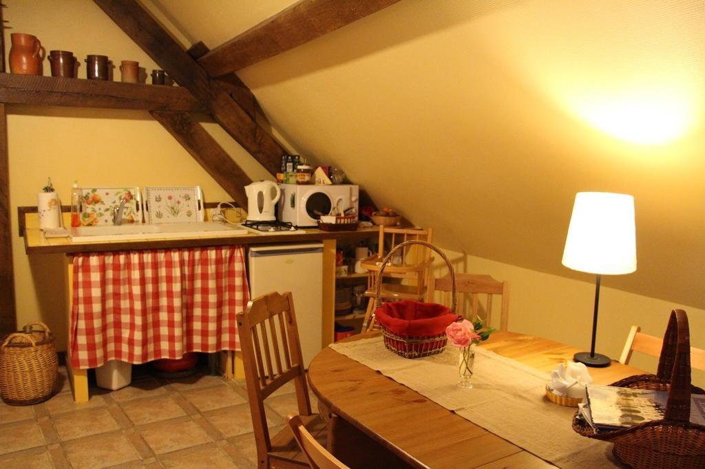 Le Clos De Chatres Oisly Exteriör bild
